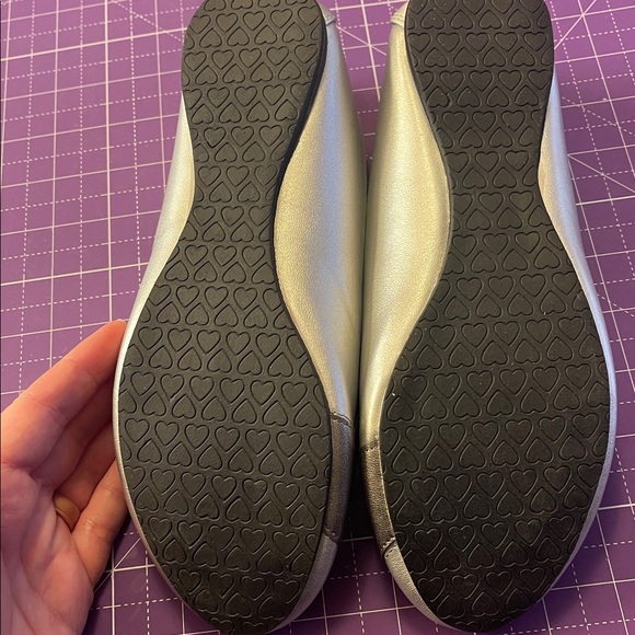 NWOB TUK shark flats size 7 - Picture 4 of 4